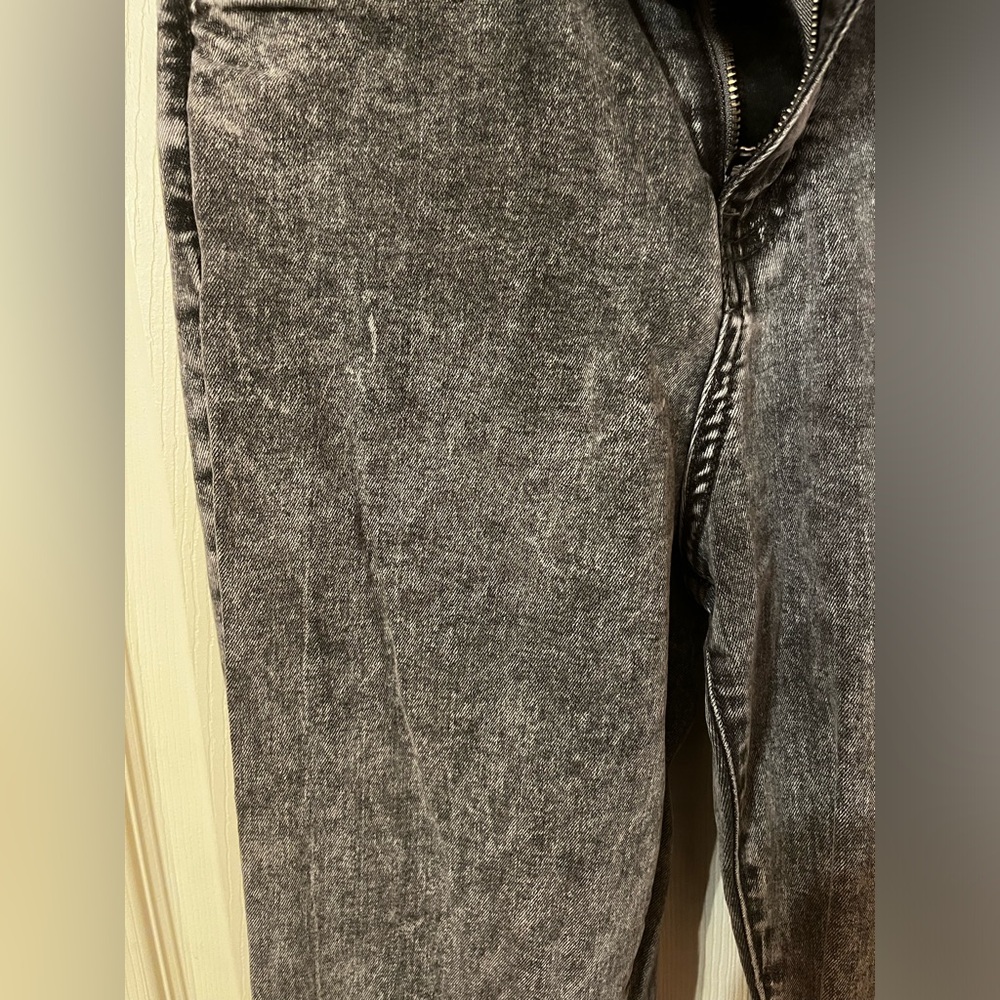 Women’s Nasty Gal Recycled Cotton Grey Distressed Flare Jean - Picture 5 of 9